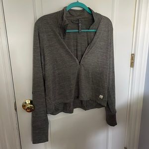 Cozy vuori gray crescent half zip